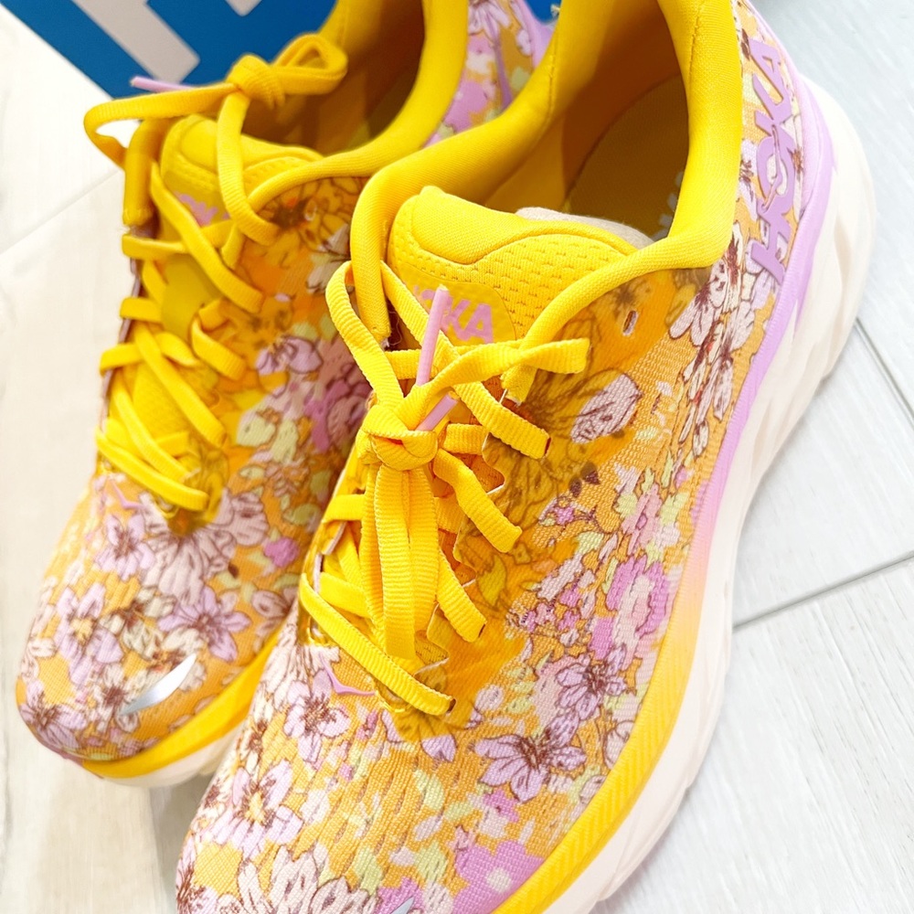 Hoka - Picture 3 of 6